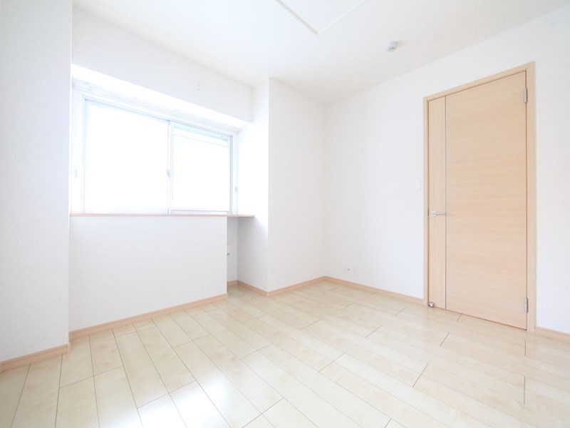 その他　洋室6.5帖　クローゼット付（収納充実してます）