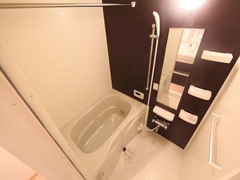 バス・シャワールーム　浴室暖房乾燥機付　追い焚き・オートバス機能付お風呂