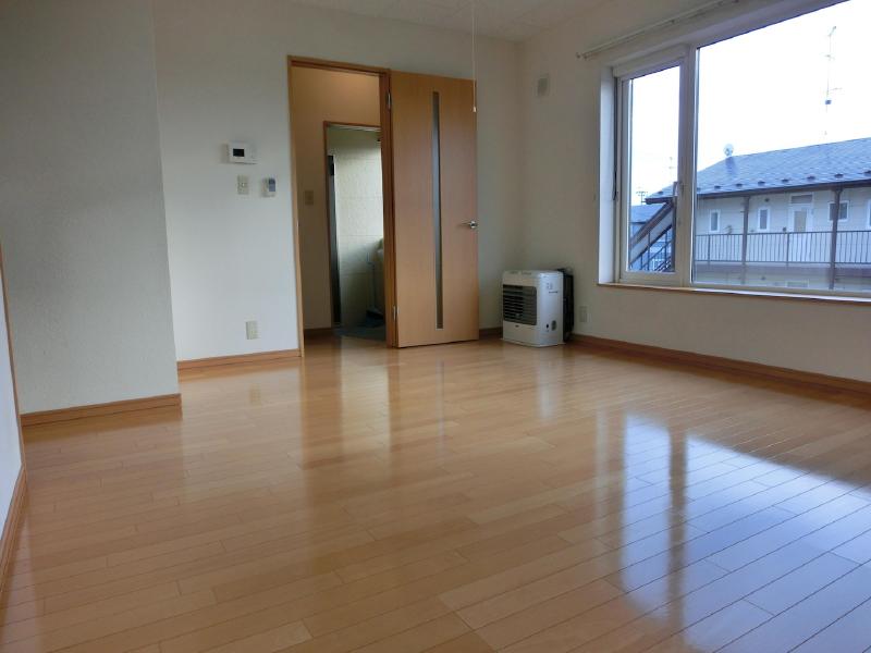 居室・リビング　201号室の写真です。