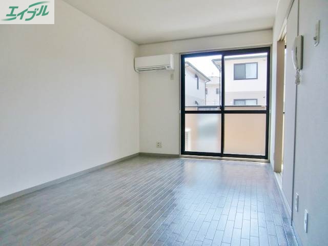 居室・リビング　広々リビング