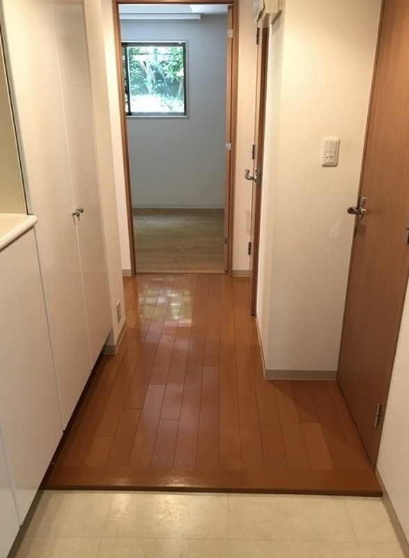 玄関　同仕様写真含む