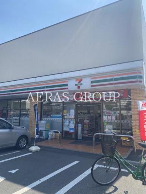 コンビニ　セブンイレブン足立江北1丁目店（コンビニ）まで284m