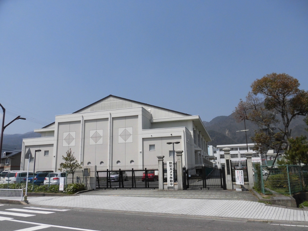 小学校　大津市立小松小学校（小学校）まで460m