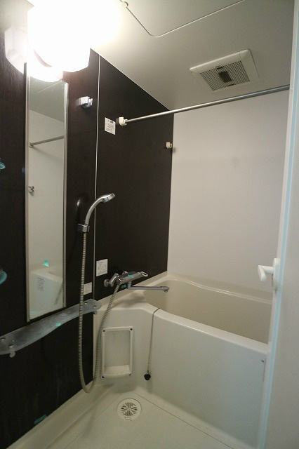 バス・シャワールーム　※同物件別部屋参考画像