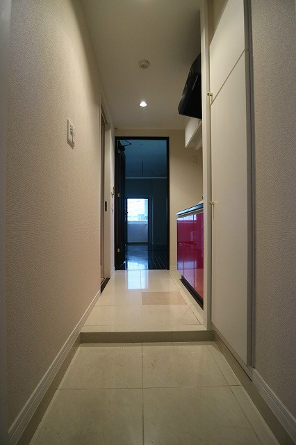 玄関　※同物件別部屋参考画像