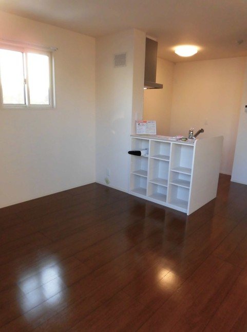 居室・リビング　※掲載情報と物件の現況が異なる場合、現況を優先するものとしま