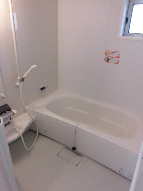 バス・シャワールーム　※掲載情報と物件の現況が異なる場合、現況を優先するものとしま