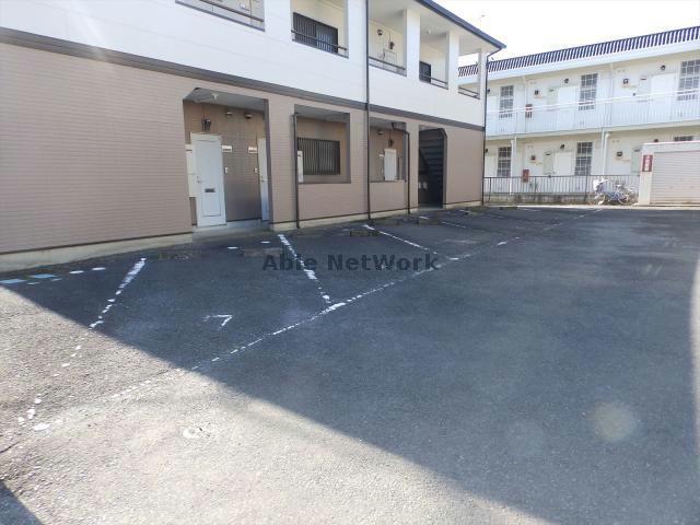 駐車場　駐車場