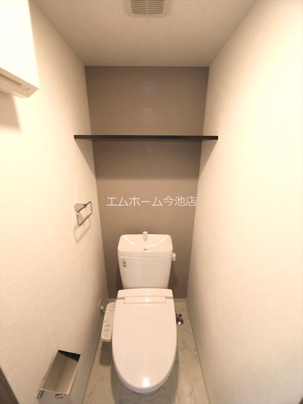 トイレ　温水洗浄便座付トイレ