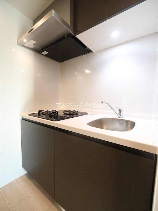 キッチン　システムキッチン（ガス2口コンロ付）