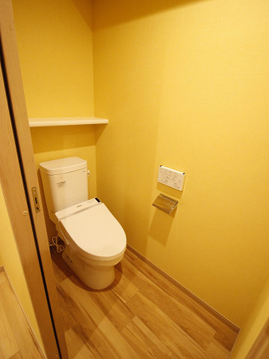 トイレ　※他室写真～現況優先～