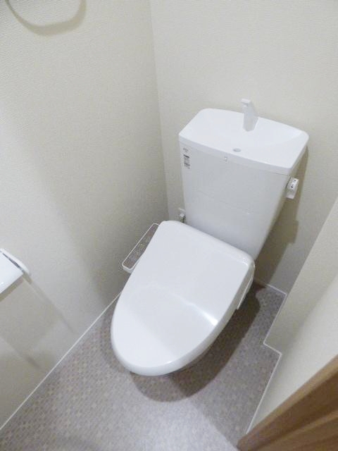 トイレ　落ち着いた色調のトイレです♪