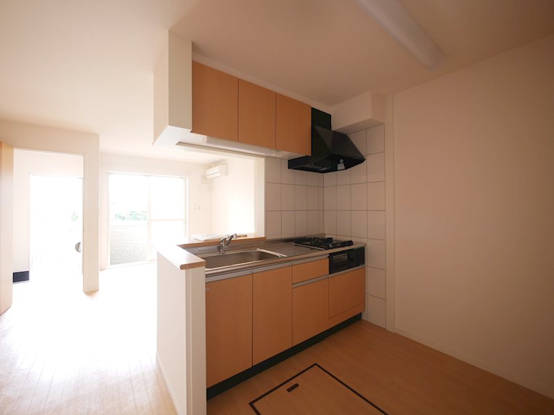 キッチン　システムキッチン（２口ガスコンロ・グリル付き）