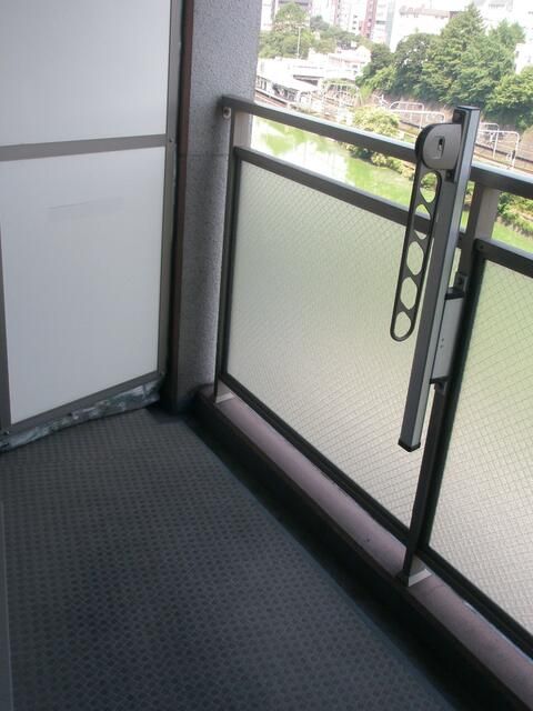 バルコニー　お洗濯にも便利なバルコニー付き