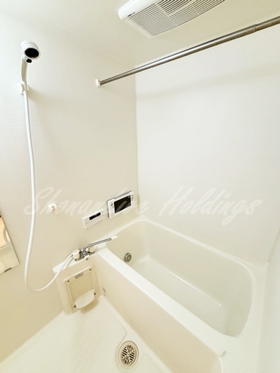 バス・シャワールーム　清潔感のあるお風呂です♪