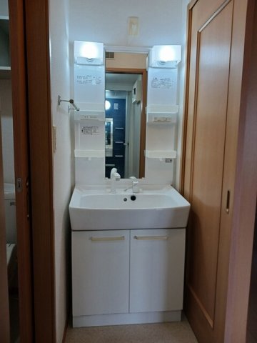 洗面設備　脱衣スペースもあります