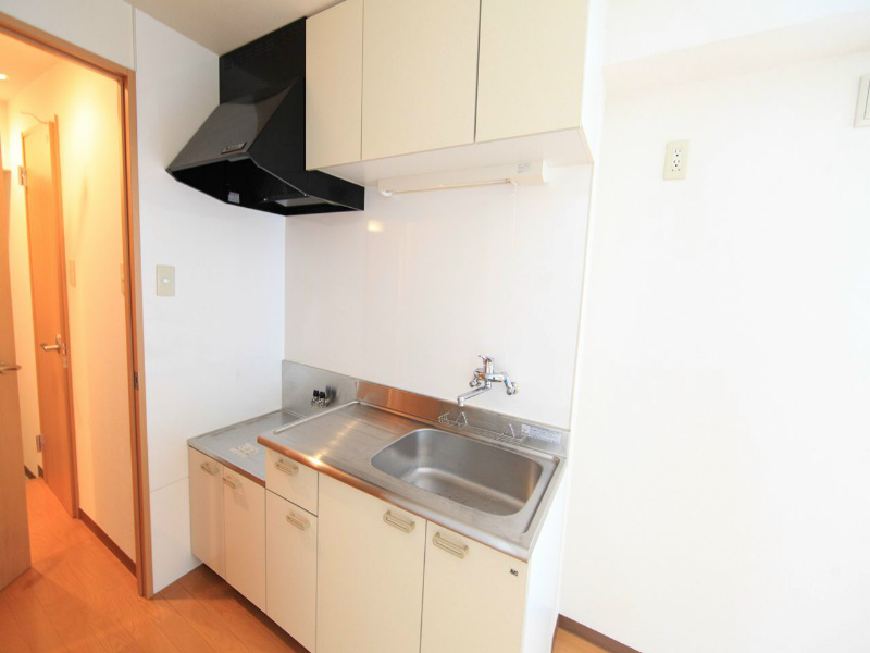 キッチン　キッチン（ガス2口コンロ設置可）窓付（換気良好）