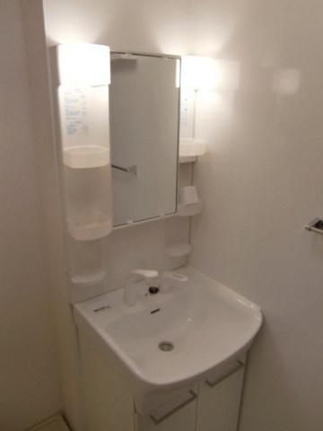 洗面設備　綺麗な独立洗面所