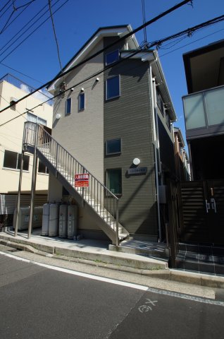 建物外観　生麦駅徒歩3分のマンションです