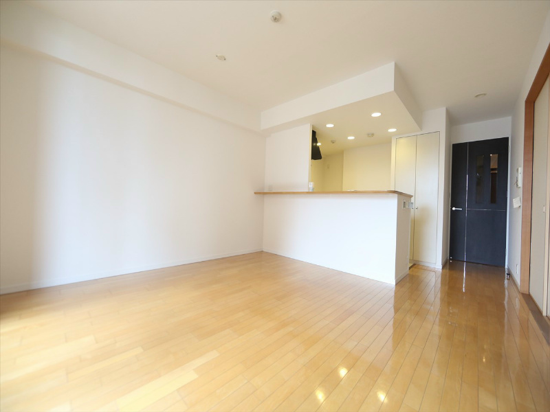 バルコニー　ＬＤＫ14.3帖　カウンターキッチン　床暖房