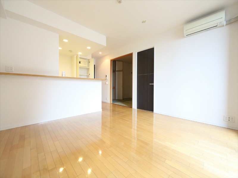 居室・リビング　ＬＤＫ14.3帖　カウンターキッチン　床暖房