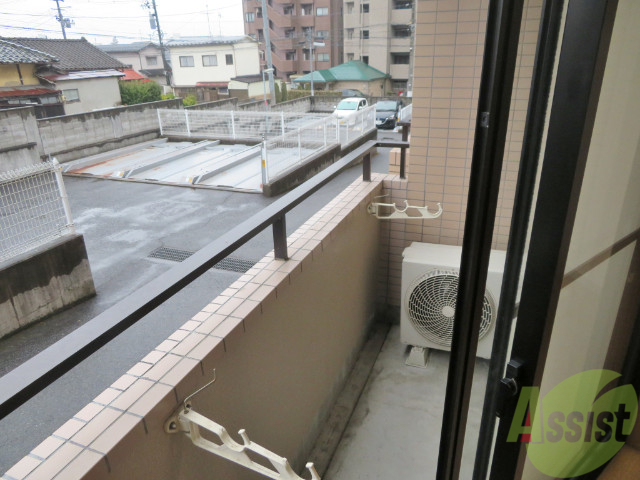 バルコニー　バルコニーが付いて晴れた日は洗濯物が干せますね