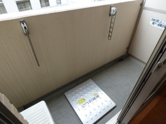 バルコニー　バルコニーあります
