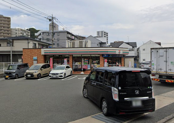コンビニ　セブンイレブン 福岡愛宕1丁目店（コンビニ）まで492m