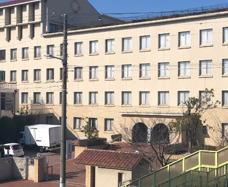 高校・高専　プール学院中学校・高等学校入試センター（高校・高専）まで302m