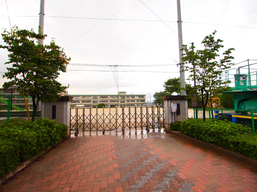 小学校　渋川市立古巻小学校（小学校）まで1691m