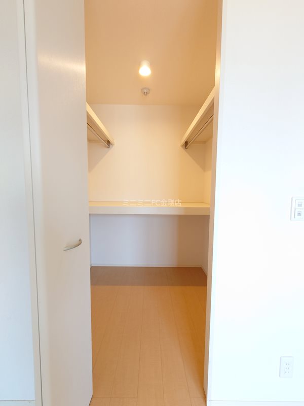 収納　ウォークインクローゼット