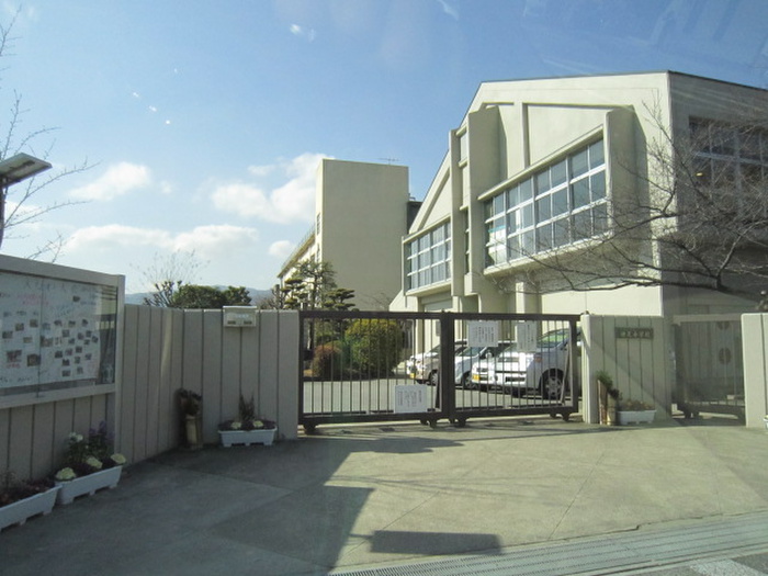 小学校　神足小学校（小学校）まで700m