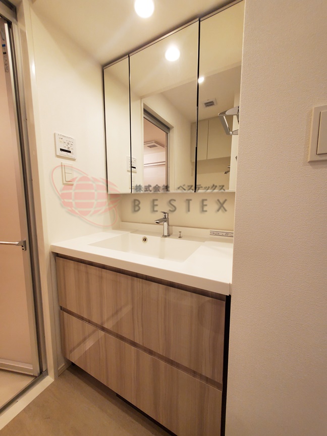 洗面設備　※同建物内・別タイプの参考写真です。