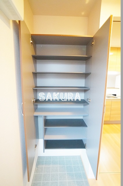 玄関　ゆったりとした玄関スペースです♪