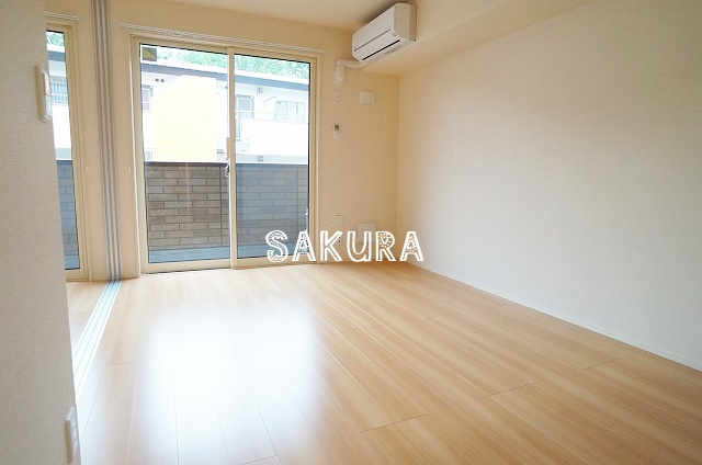 居室・リビング　開放感のあるゆったりとしたお部屋です♪