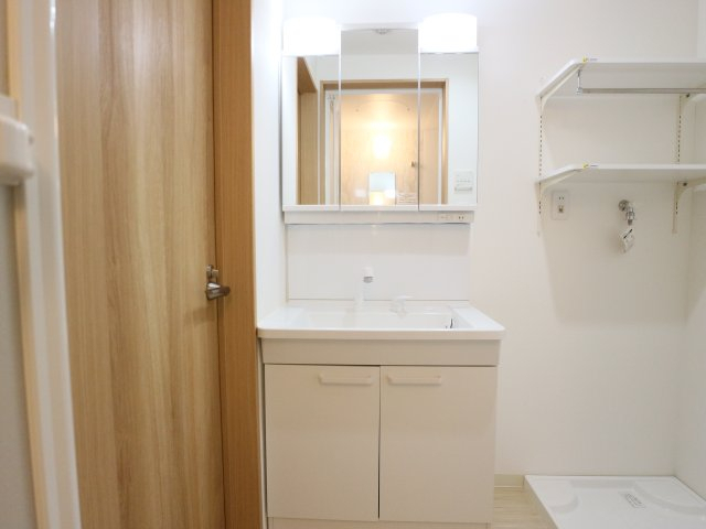 洗面設備　同系モデル写真