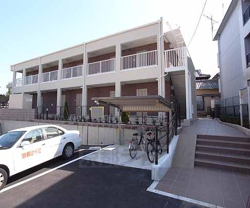 建物外観　コンビニまで徒歩２分です。