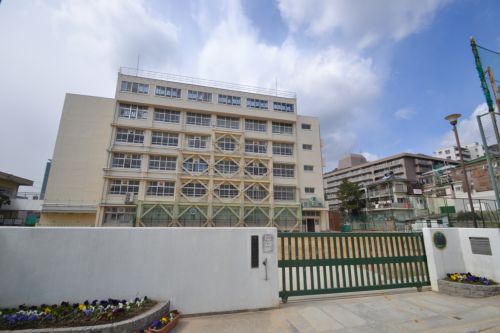 中学校　神戸市立葺合中学校（中学校）まで515m