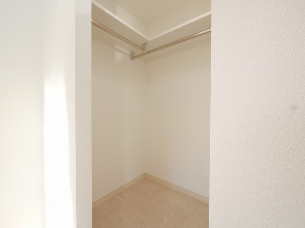 収納　収納力のあるウォークインクローゼットです！