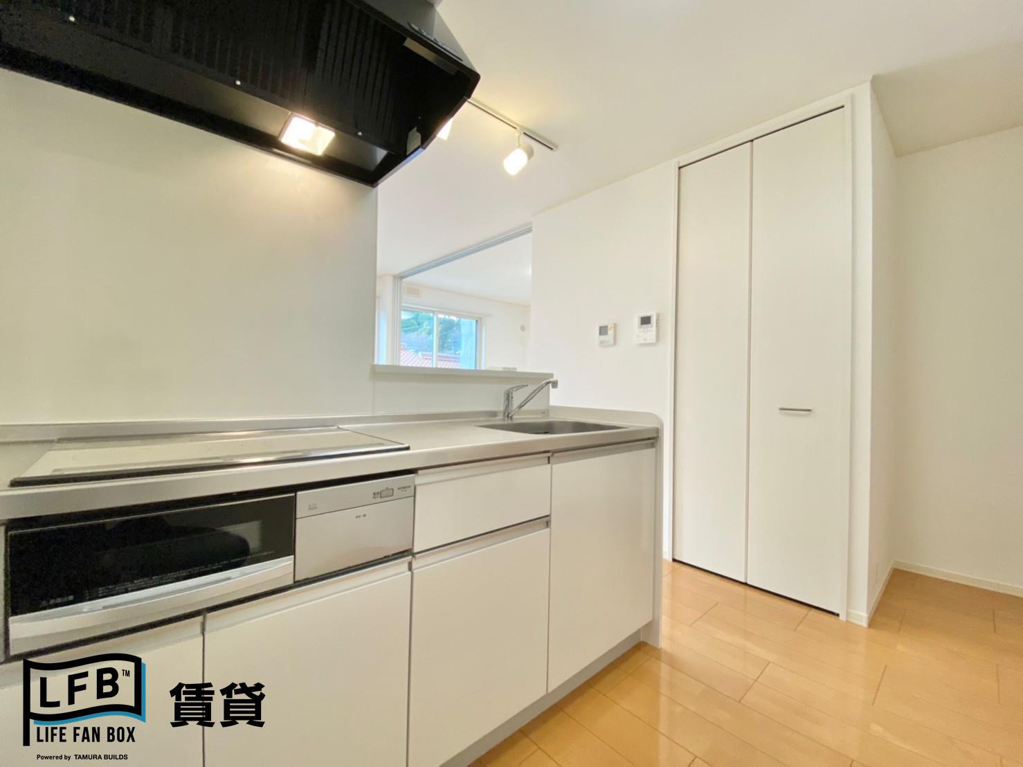 キッチン　※同間取り101号室の室内写真です。壁紙や床の色、仕様・設備