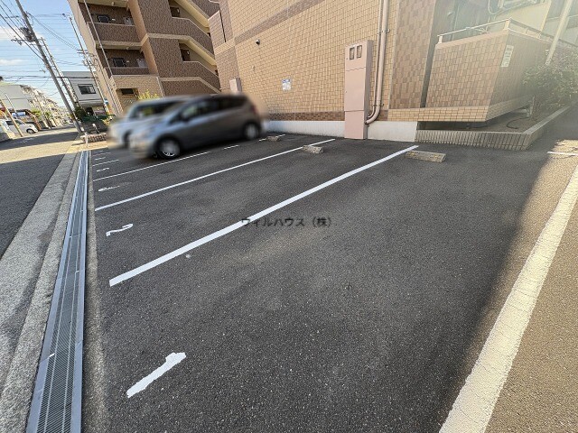 駐車場　駐車場！