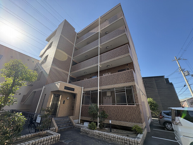 建物外観　安心の鉄筋コンクリート造！