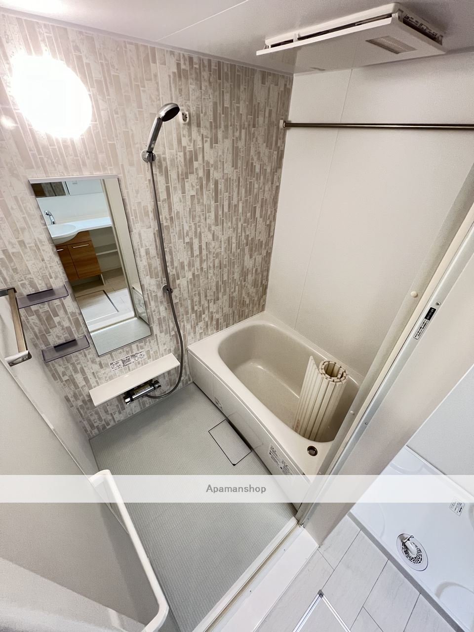 バス・シャワールーム　同施工物件内装写真