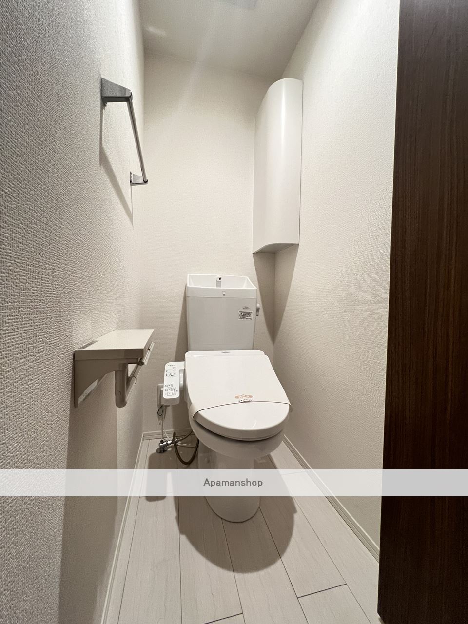 トイレ　同施工物件内装写真