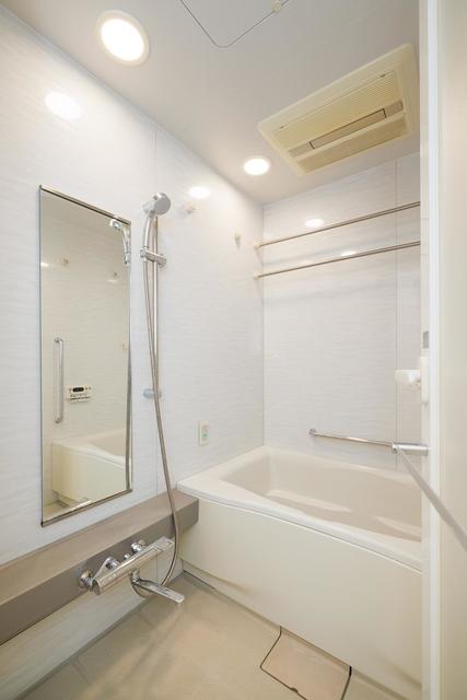 バス・シャワールーム　※写真は同タイプ住戸です。