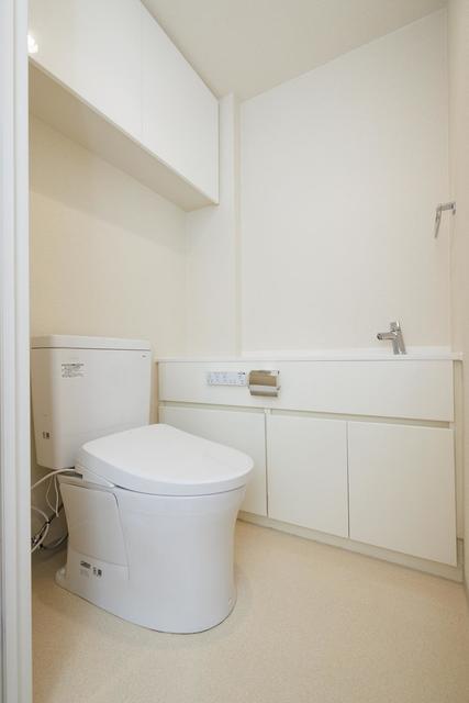 トイレ　※写真は同タイプ住戸です。