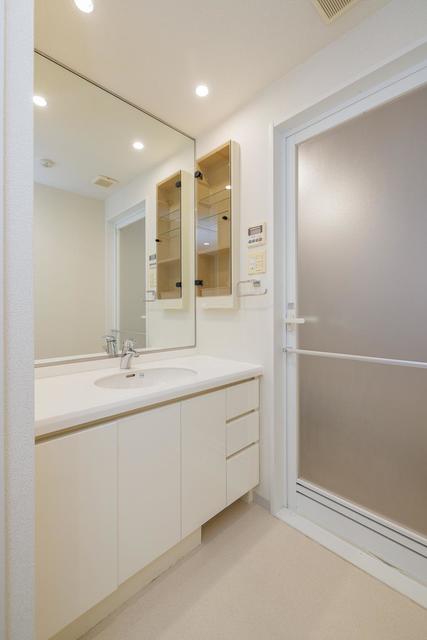洗面設備　※写真は同タイプ住戸です。