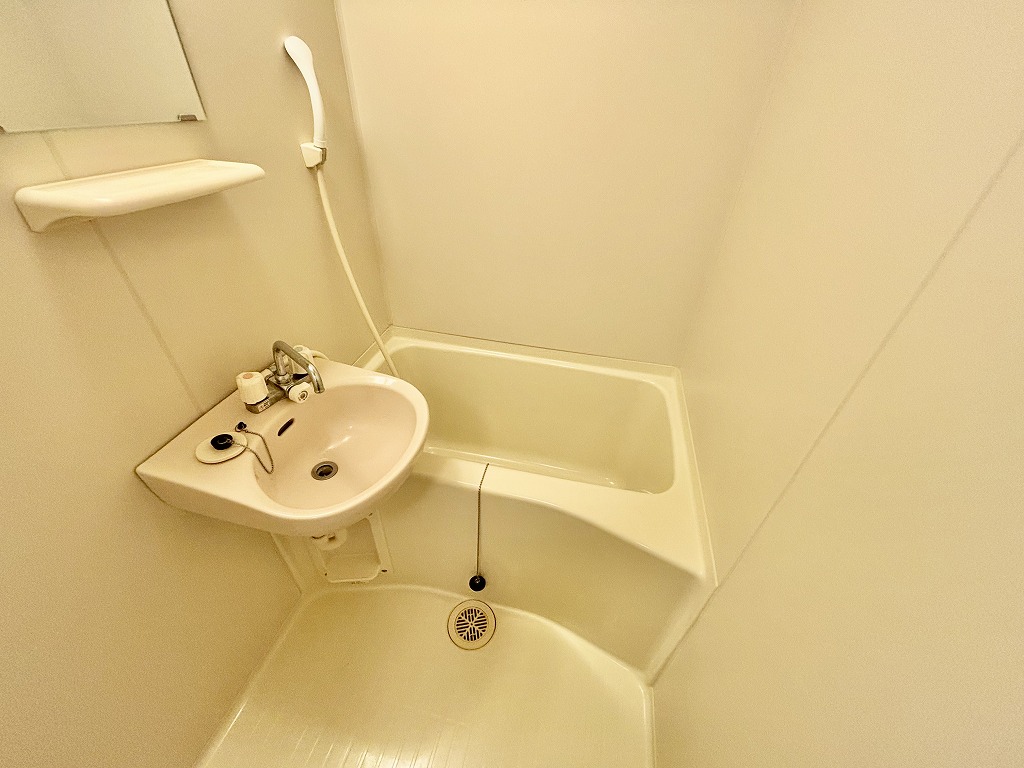 バス・シャワールーム　設備・仕様は号室により異なる為、現況を優先いたします。