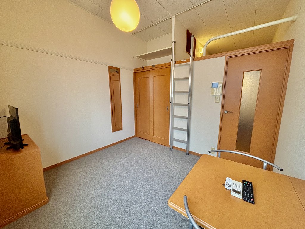 居室・リビング　２階　部屋