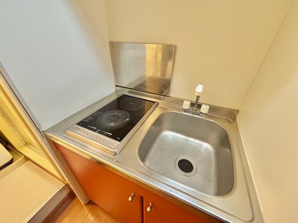 キッチン　設備・仕様は号室により異なる為、現況を優先いたします。